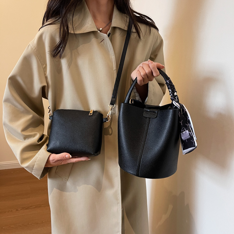 Red PU Bucket Shoulder and Cro - Luxury Bags Sale 리뷰 및 가격