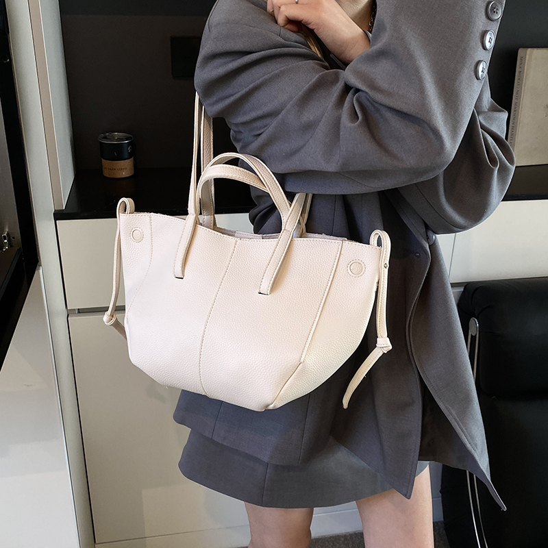 MOODS Branded Underarm Shoulde - Luxury Bags Medium Size 리뷰 및 가격