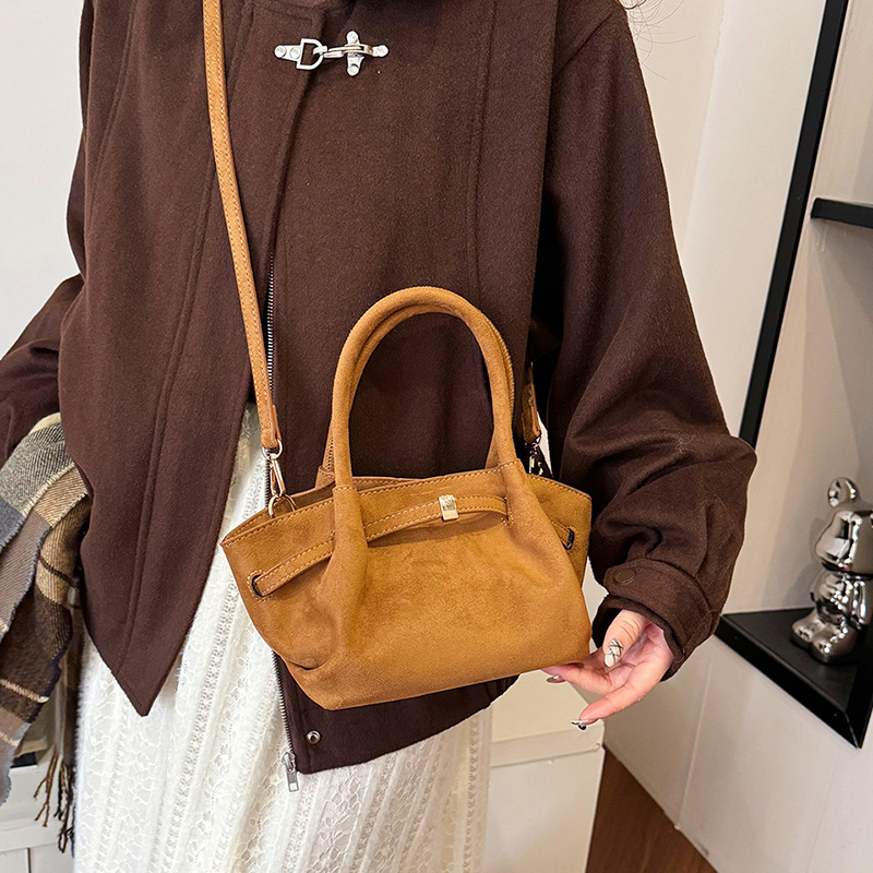 MOODS Burgundy Round Top-handl - Luxury Bags Medium Size 리뷰 및 가격