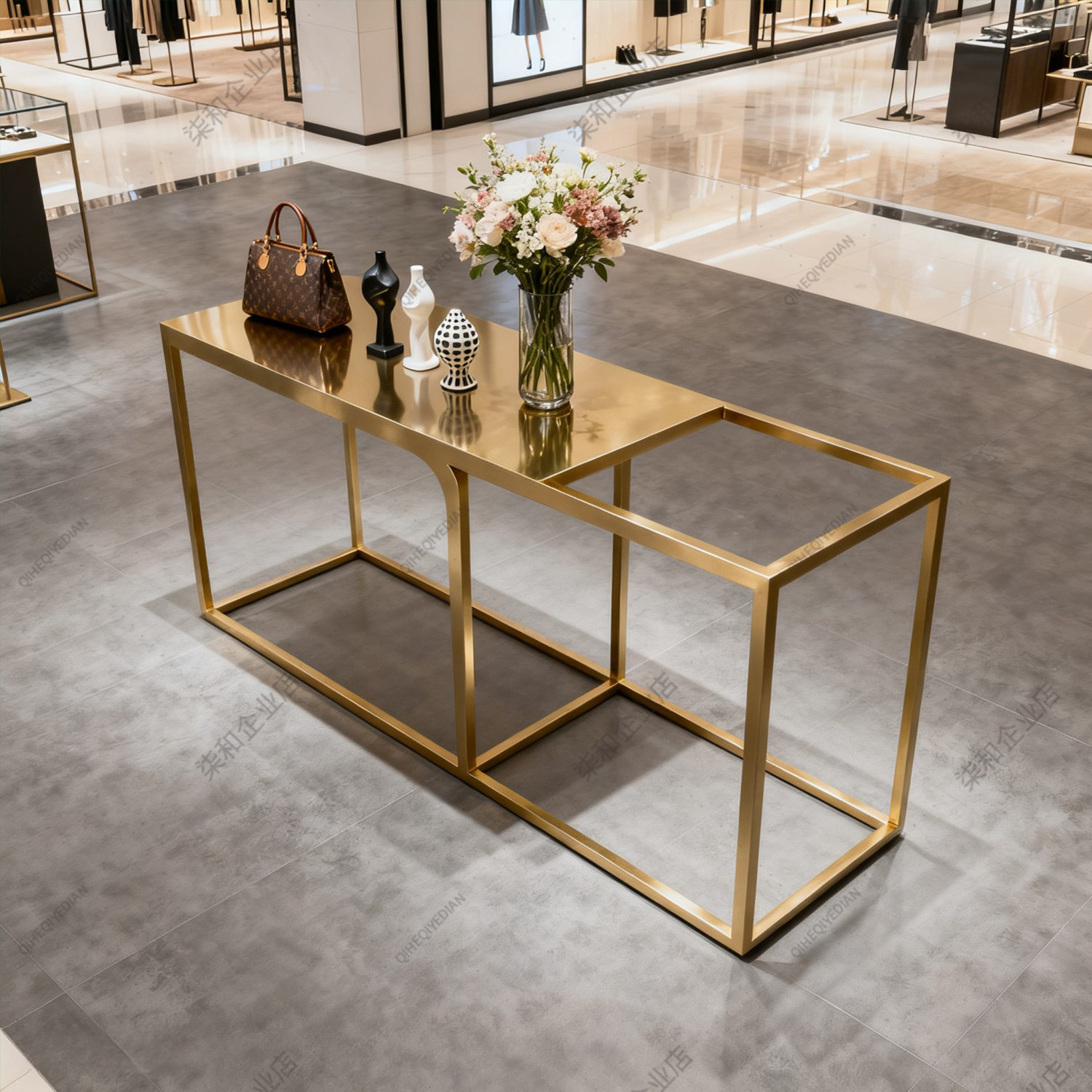Clothing store display table S - Luxury Bags In Store 리뷰 및 가격